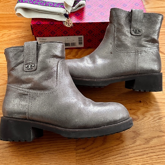 Tory Burch Wayland Short Boot (8) - Picture 3 of 16